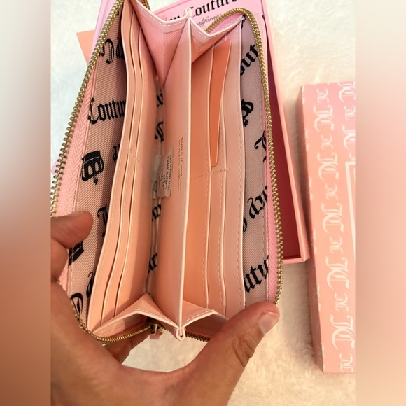 NWT Juicy Couture Zip Around Gothic Quilted Wallet Light Pink w/ Keychain charm - Picture 6 of 9